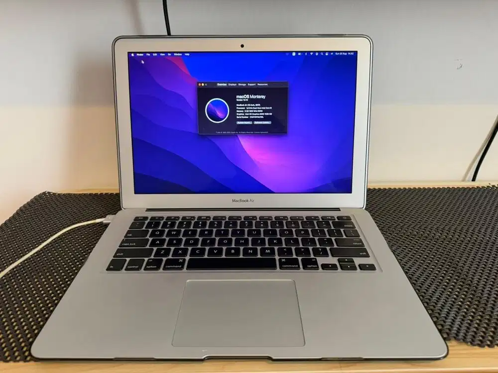 MacBook Air 2017 A1466 i5 8GB 128GB Original + Dus