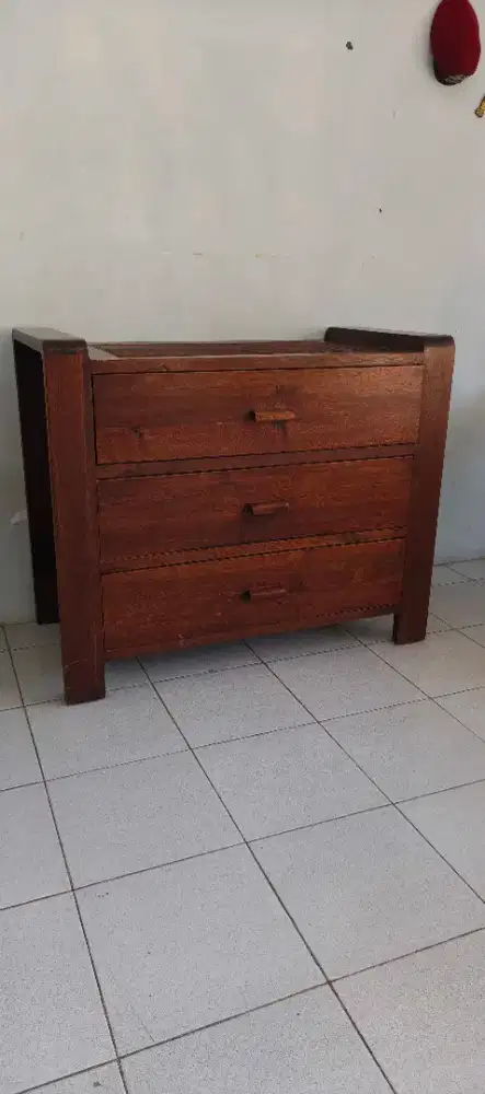 Lemari Kayu Jati