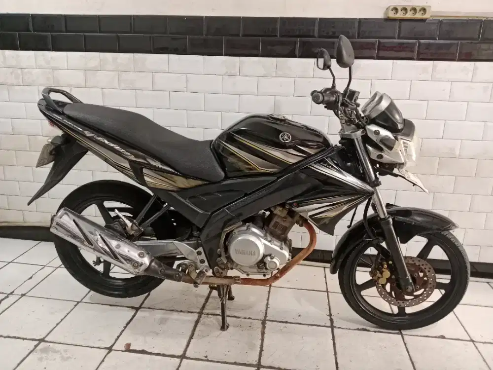 YAMAHA VIXION TAHUN 2014 MURMER