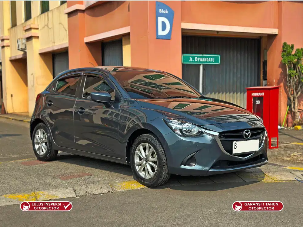 KM 50 Mazda 2 V AT 2014 SkyActiv New Mazda2 Sdr R dan GT Hatchback