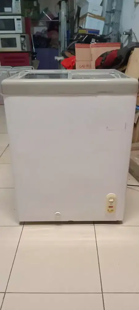 Showcase / frezeer