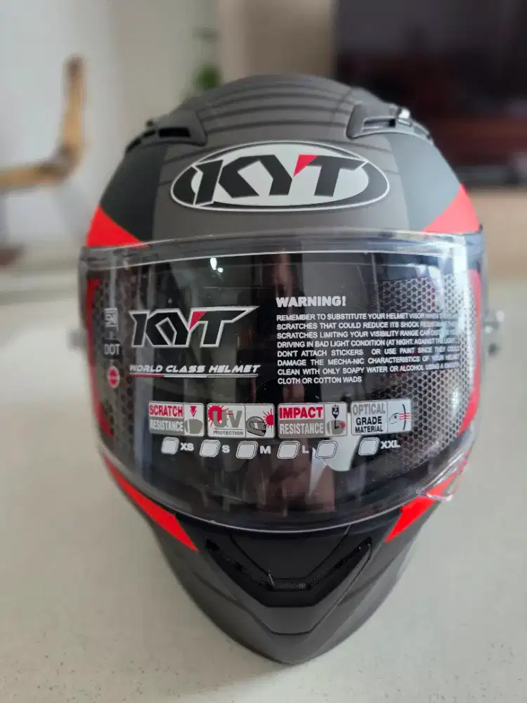 Helm KYT Ukuran L