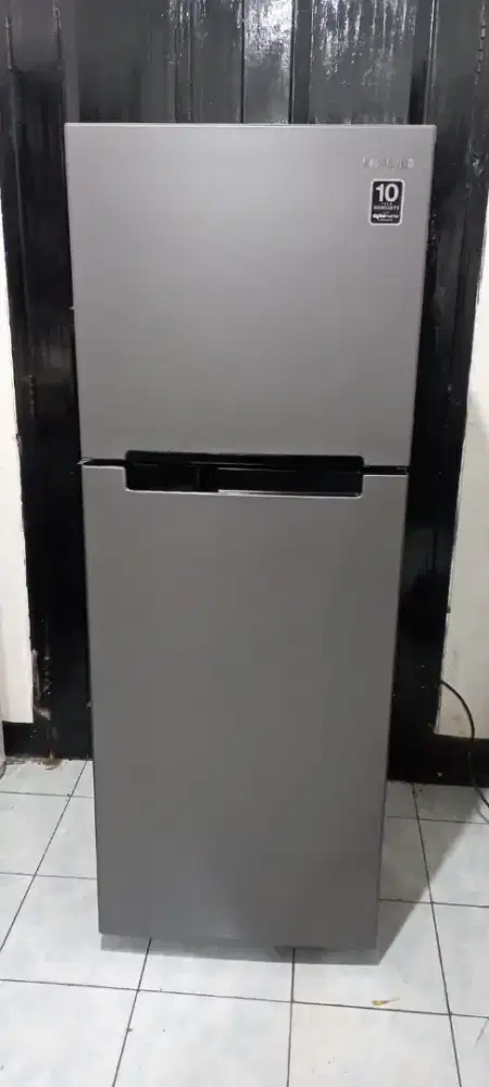 Kulkas 2 pintu samsung inverter