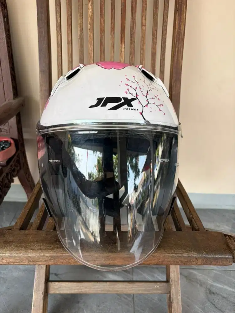 Helm jpx white pearl(motif sakura)