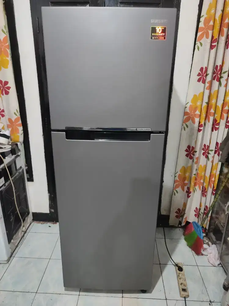 Kulkas 2 pintu samsung inverter