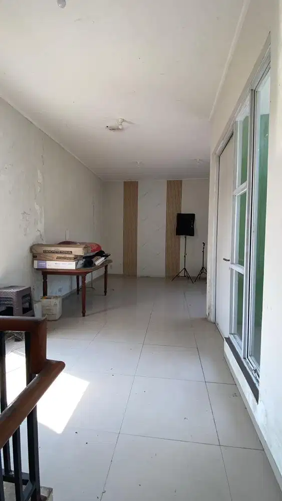 Disewakan Ruangan Ruko Lantai Atas