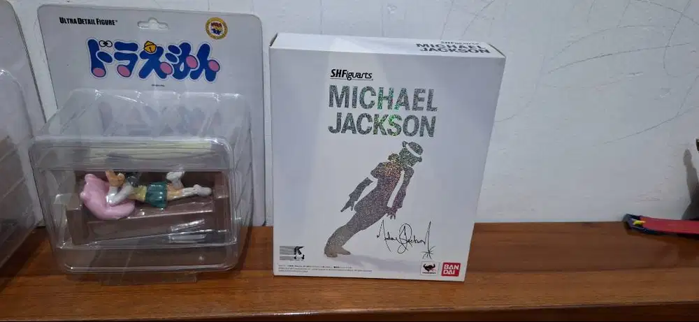 UDF Doraemon dan SHF Michael Jackson