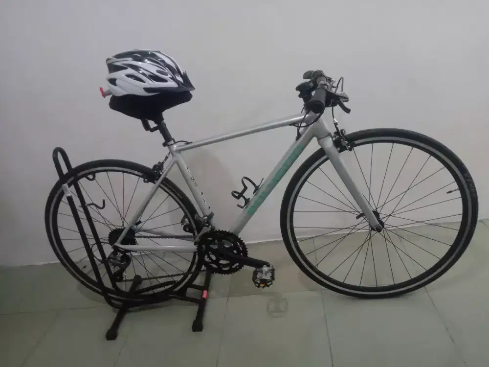 Sepeda Polygon stratos f2 uk S flat bar road bike