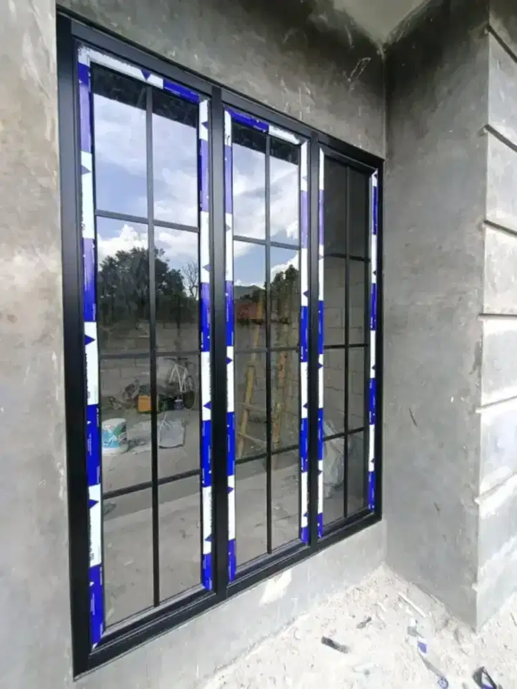 Jendela aluminium dan pintu kaca