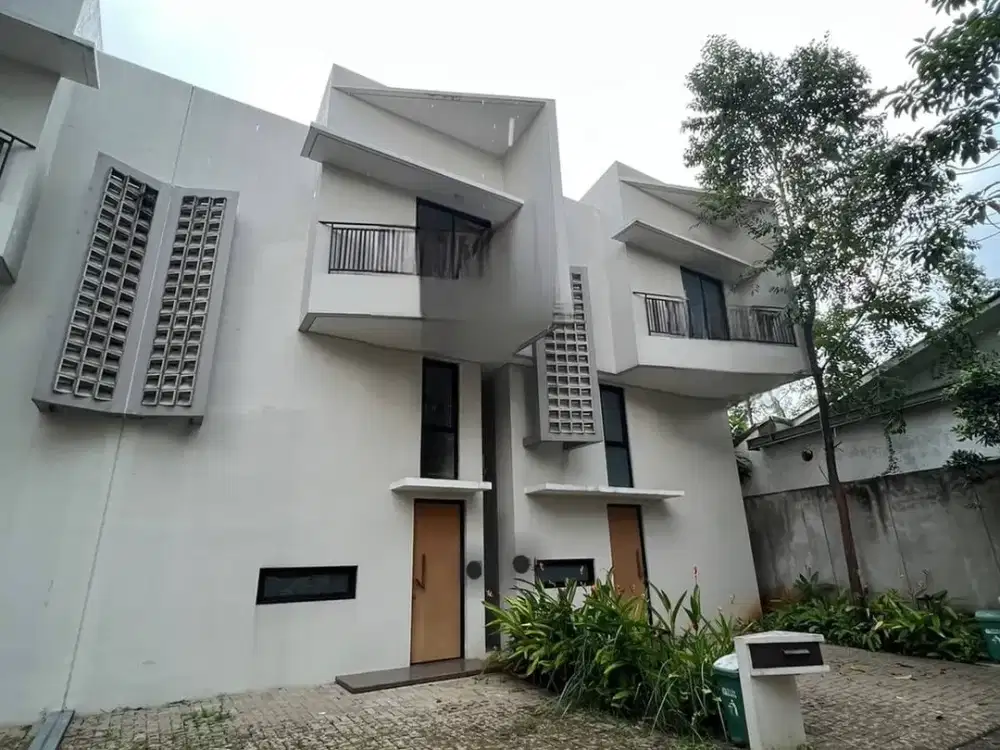 Dijual Rumah Gandeng di Dalam Cluster Area Bintaro Tangsel Dengan Bangunan 2,5 Lantai DL-19008