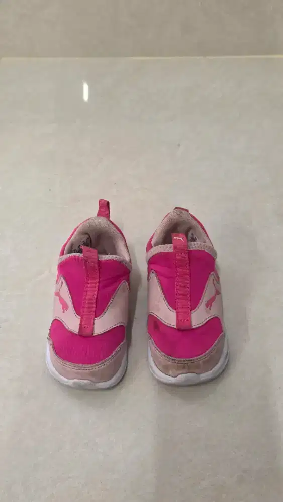 Sepatu Anak Puma Slip On Pink Size 21 Insole 13.5 cm