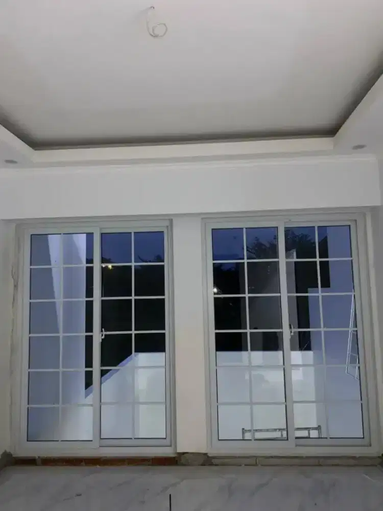 Kaca aluminium dan pintu kaca sekat