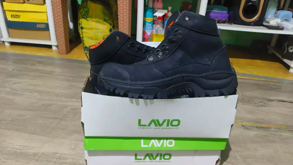 Dijual Sepatu safety merk lavio