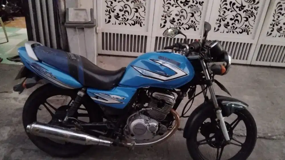 Bismillah dijual butuh Suzuki thunder 2006 cw kumplit mulus gress