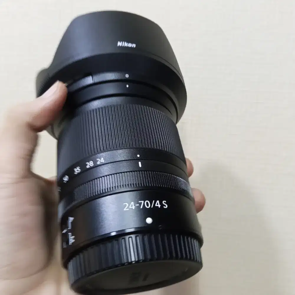 LENSA NIKON Z 24-70mm f4 S likenew