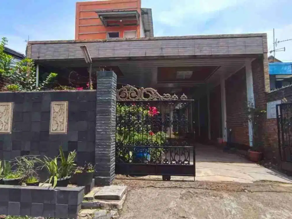 Rumah LT 302 Di Komplek Ciwastra Margacinta Bandung harga 2,2 Milyar