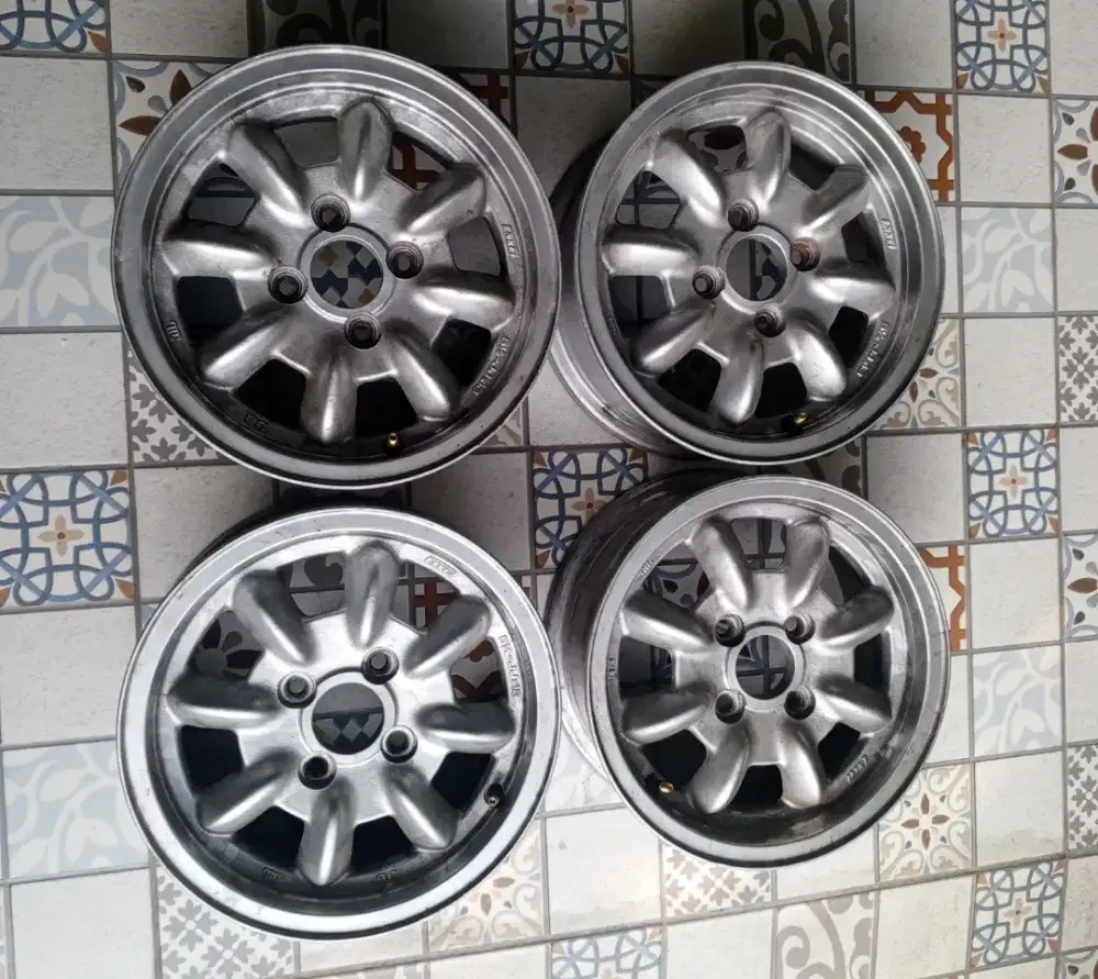 Velg Enkei compe r13 pcd 4x100
