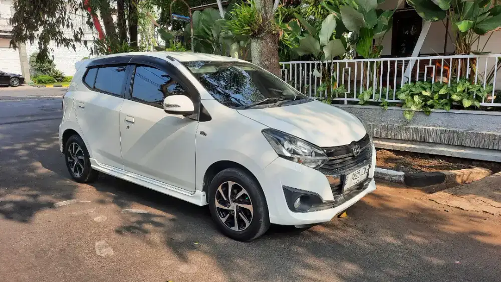 ISTIMEWA Ayla R 1.2 Deluxe 2018 AT / Metik / Automatic
