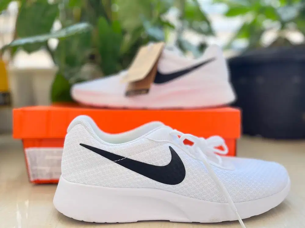 Dijual cepat Nike Tanjun.