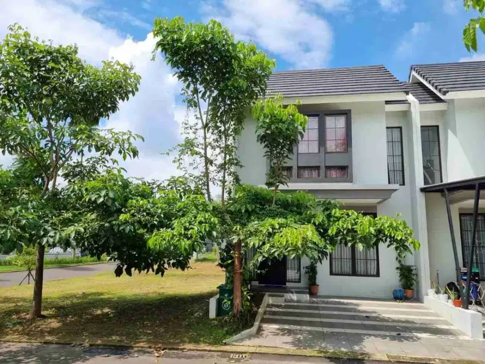 Dijual Rumah Citraland Cibubur Tipe 2A Baris Paling Depan. Sangat dekat dengan gerbang dan pos keamanan.
