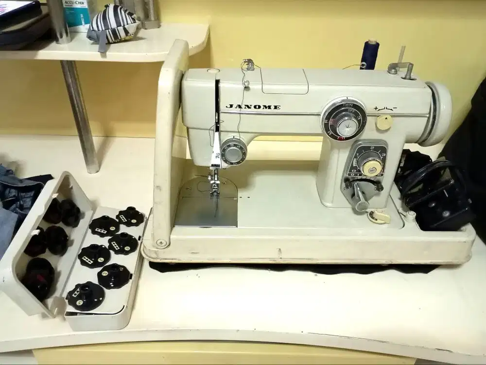 Obral Dijual Mesin Jahit Janome 5 foot zipper n24pattern  portable