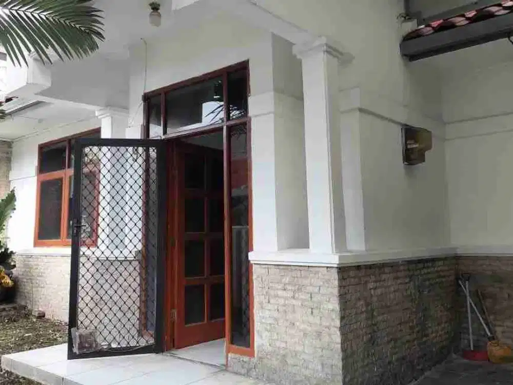 Rumah di Komplek Taman Sakura Dekat Tol Pasir Koja Bandung