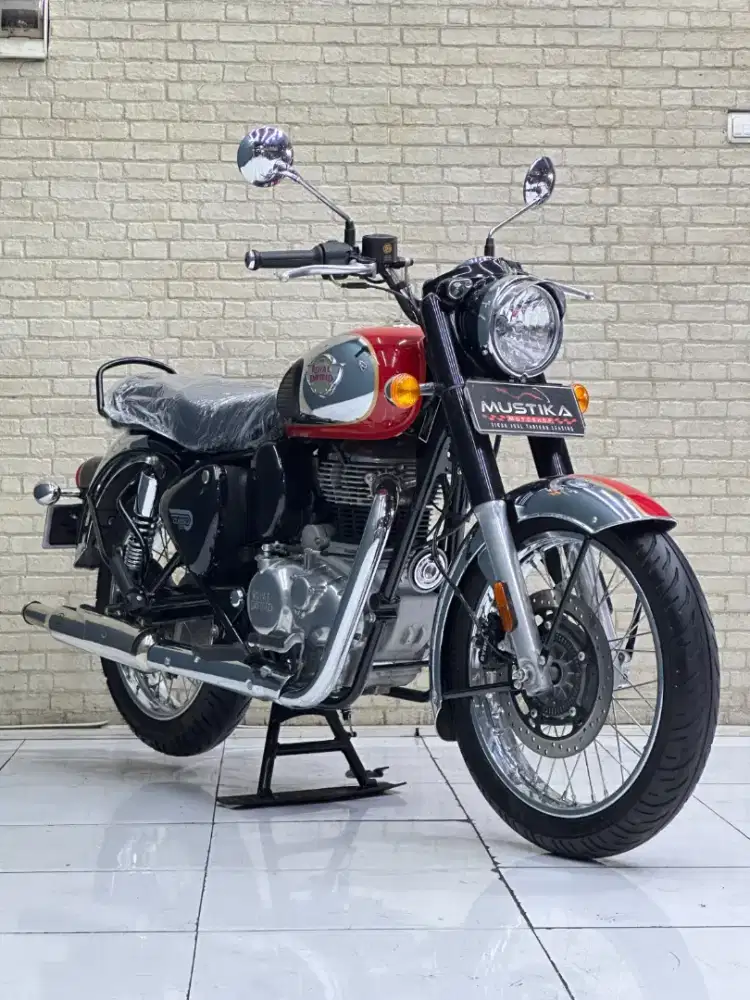 RARE ITEM‼️ Royal Enfield Classic 350 ABS PMK 2024 Likenew
Odo 1rb