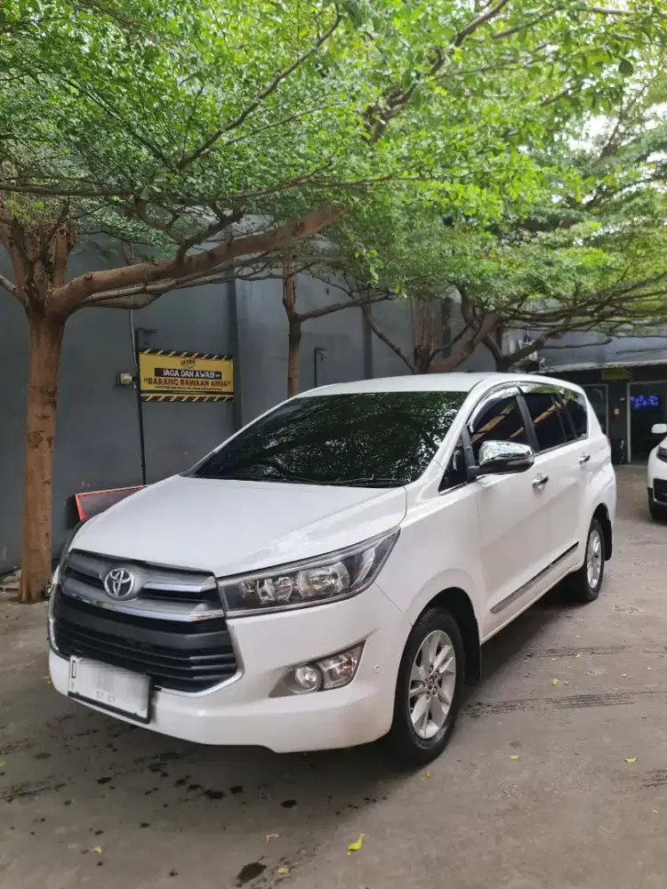 Toyota Innova 2.4 V AT Diesel 2017