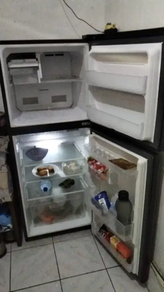 Kulkas sharp masih bagus