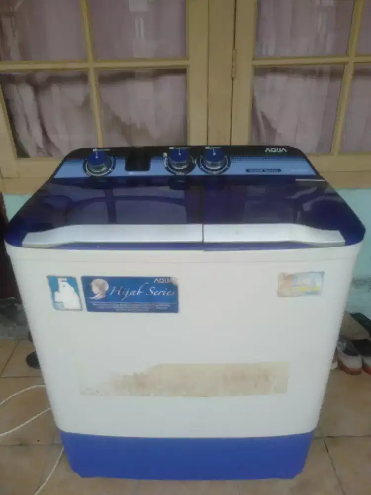Mesin cuci aqua
