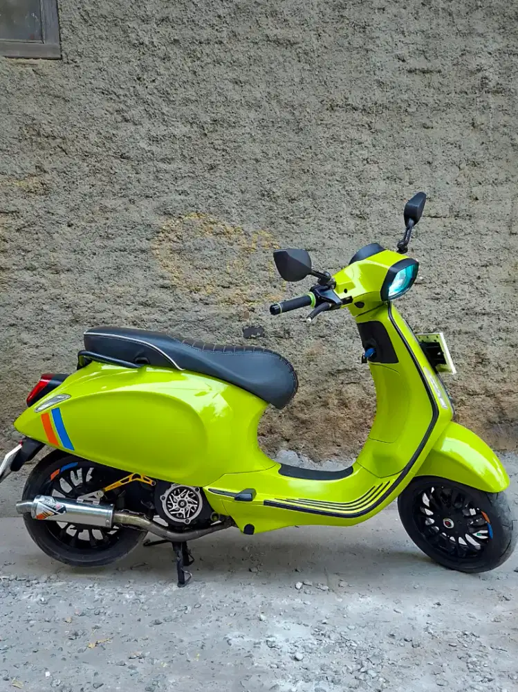 Vespa Sprint i-Get 2016 Hijau Magnetico Pajak Hidup Plat D