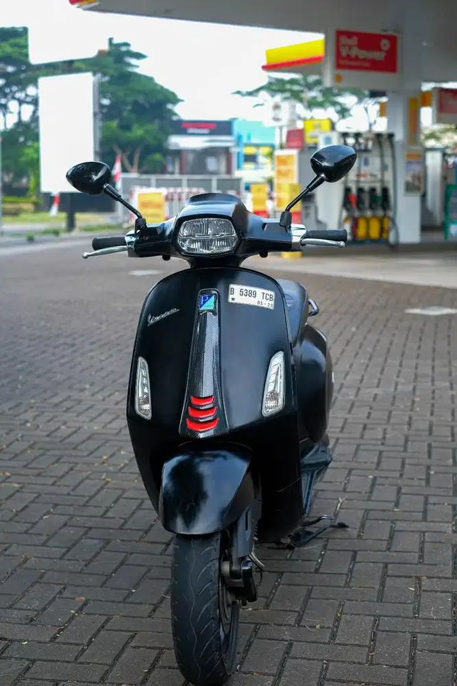 Vespa sprint NOTTE 2019