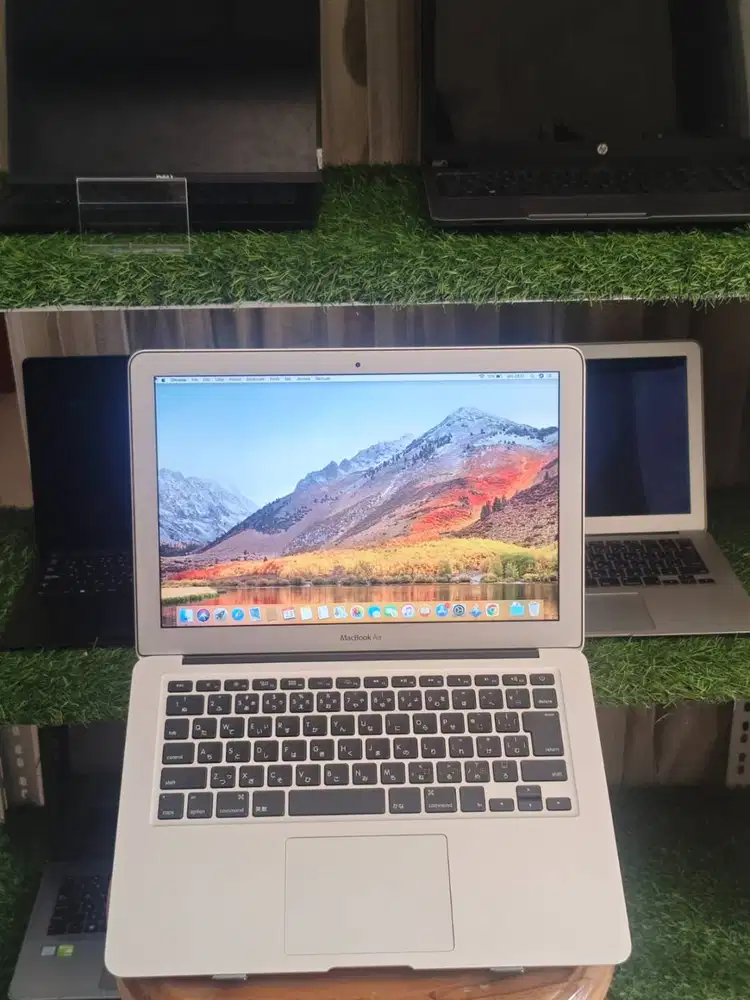 MacBook Air 13 Inch Mid 2012 Core i5 SSD 128GB RAM 4GB