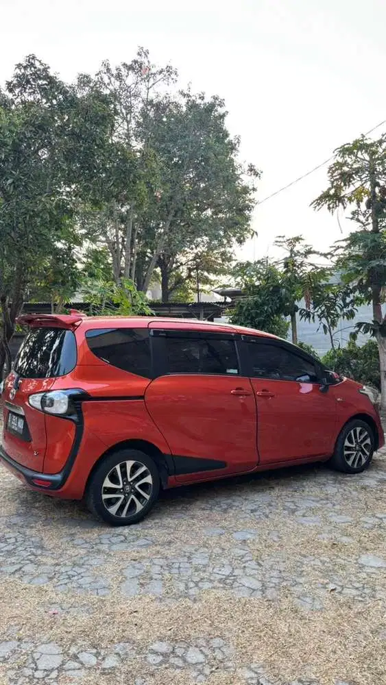 Dijual Cepat & Murah Toyota Sienta Type V 1.5 Manual 2016