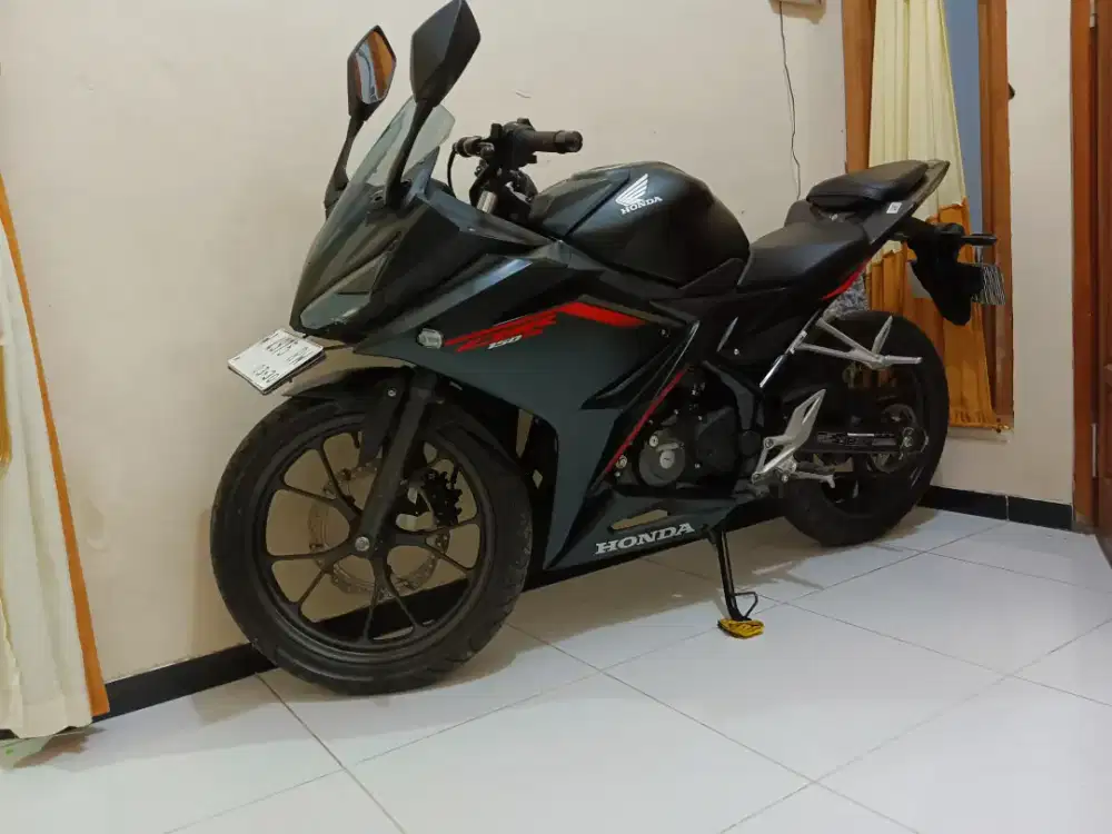 Do jual motor honda cbr 150R