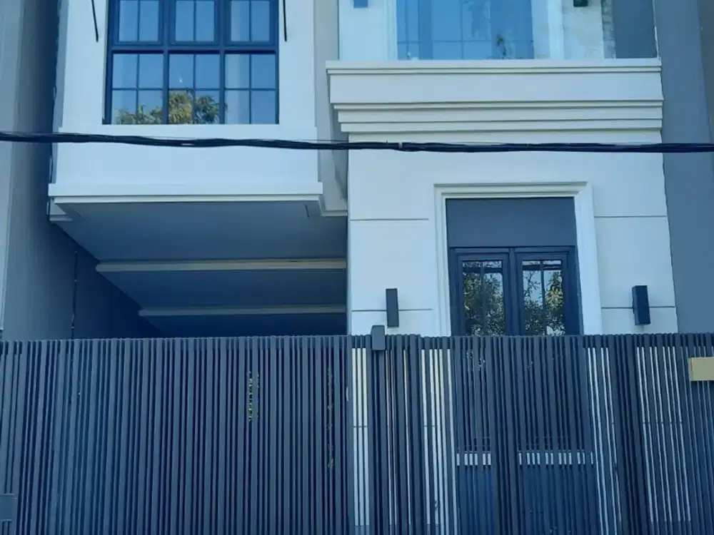 Rumah Manyar Surabaya Timur American Style Ada Inner Garden Cocok Buat Keluarga Mapan