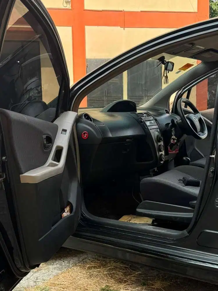Toyota Yaris 2012 Bensin