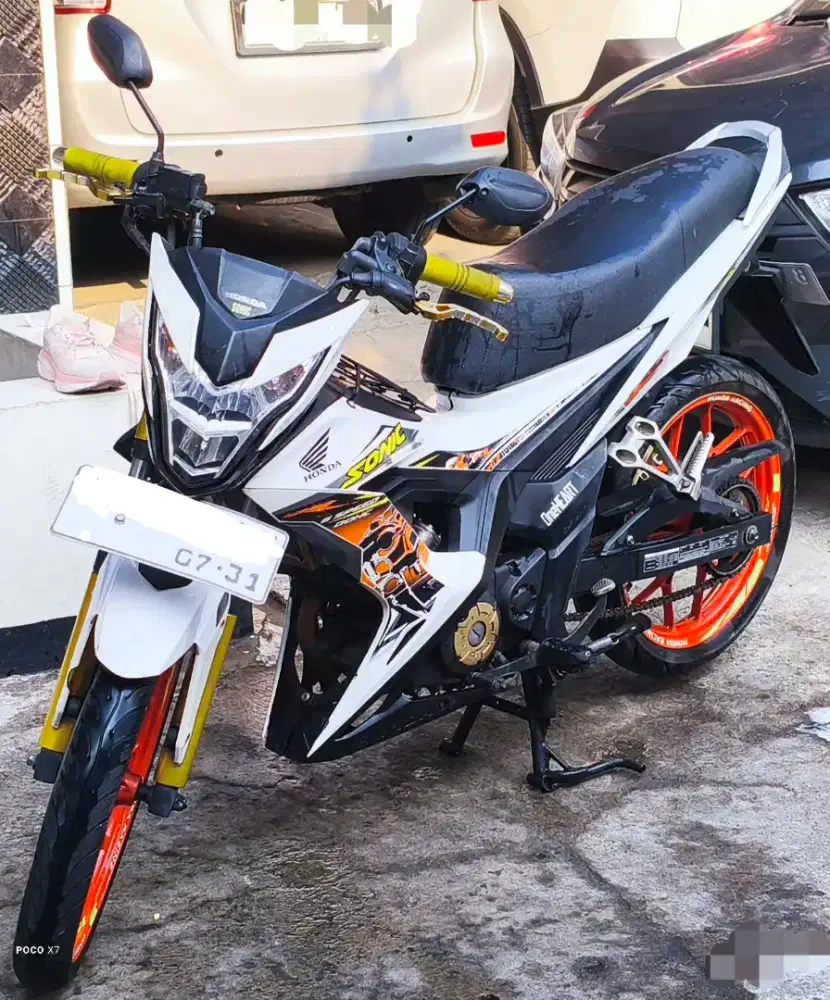 Dijual Honda Sonic 150R 2016 desain sporty + racing!!