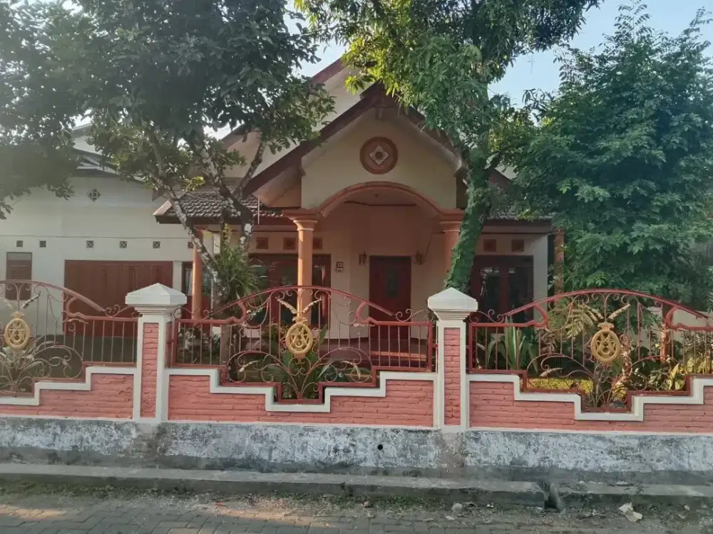 Dijual Rumah luas dan Perabotnya