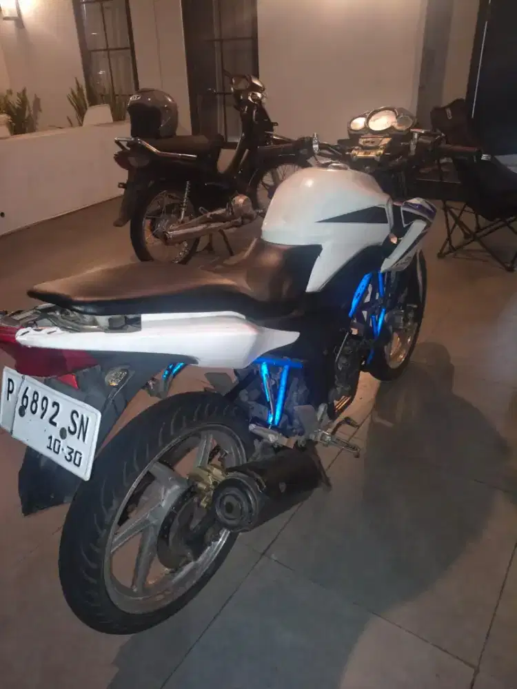 Honda CB 150R 2012