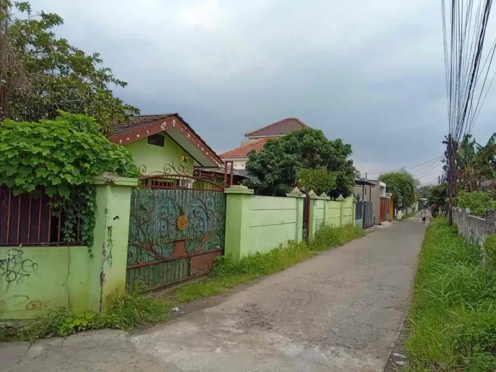 Rumah Luas Hook Di Komplek BNI Bedahan