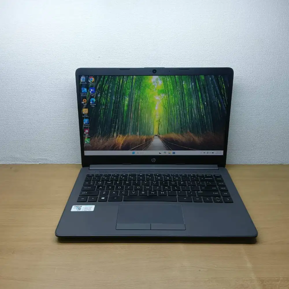 LAPTOP Hp 245 G8  AMD Ryzen 3 5300U  (8CPUs)