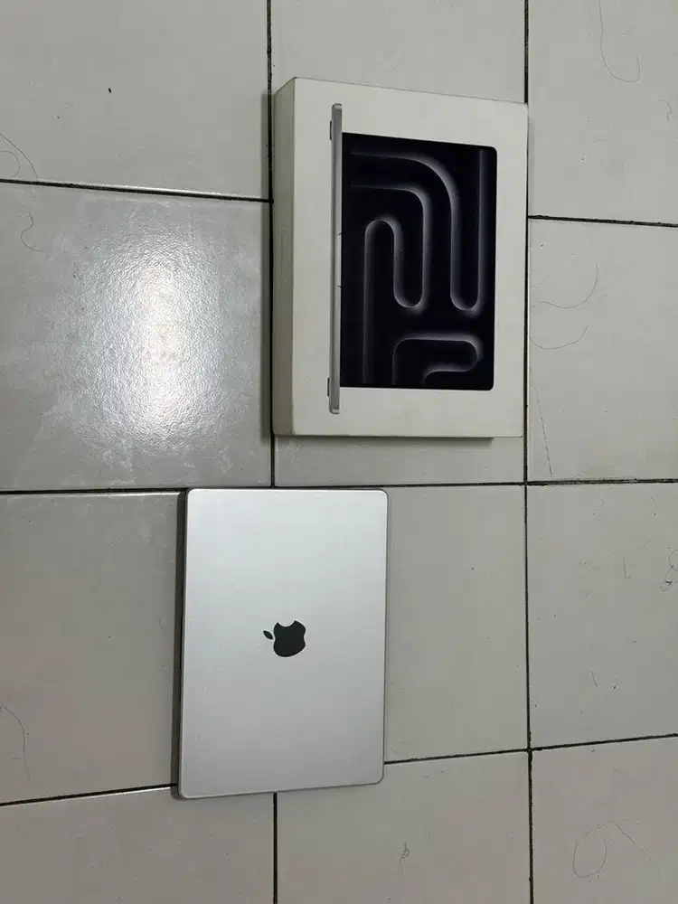 Macbook Pro M3 Pro 18/1TB SILVER