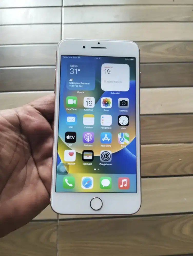 iPhone 8 Plus Wifi 64GB Mulus Normal