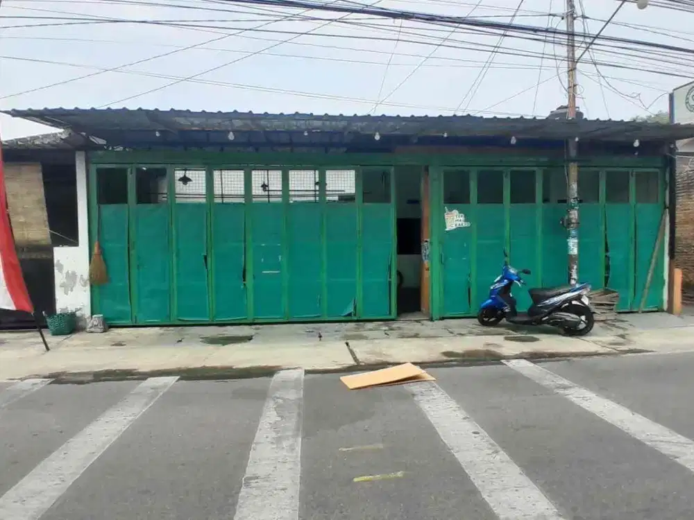 Ruang Usaha Strategis Terawat Bekas Rumah Makan