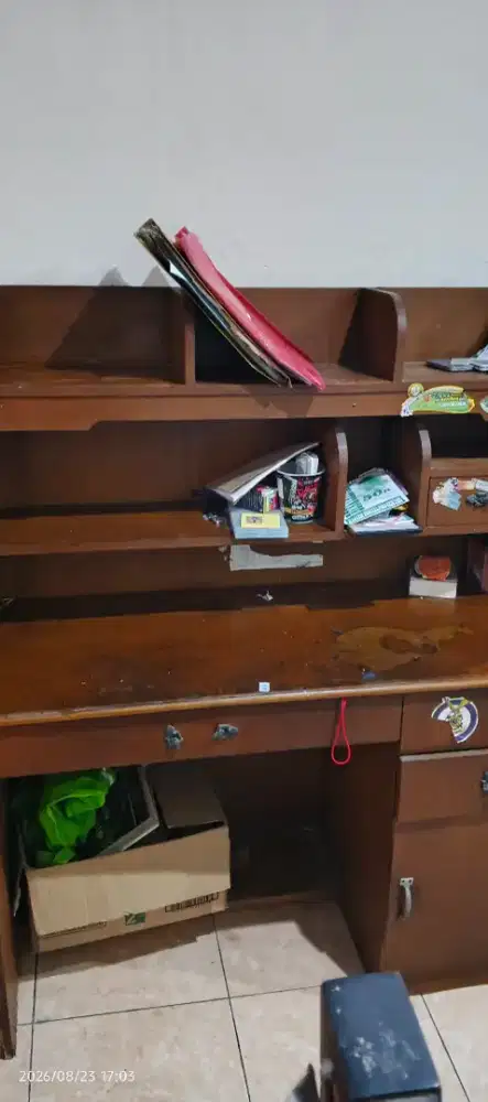 Jual meja belajar kayu bekas