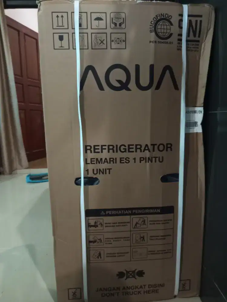 Kulkas aqua 1 pintu baru beli 1 bulan