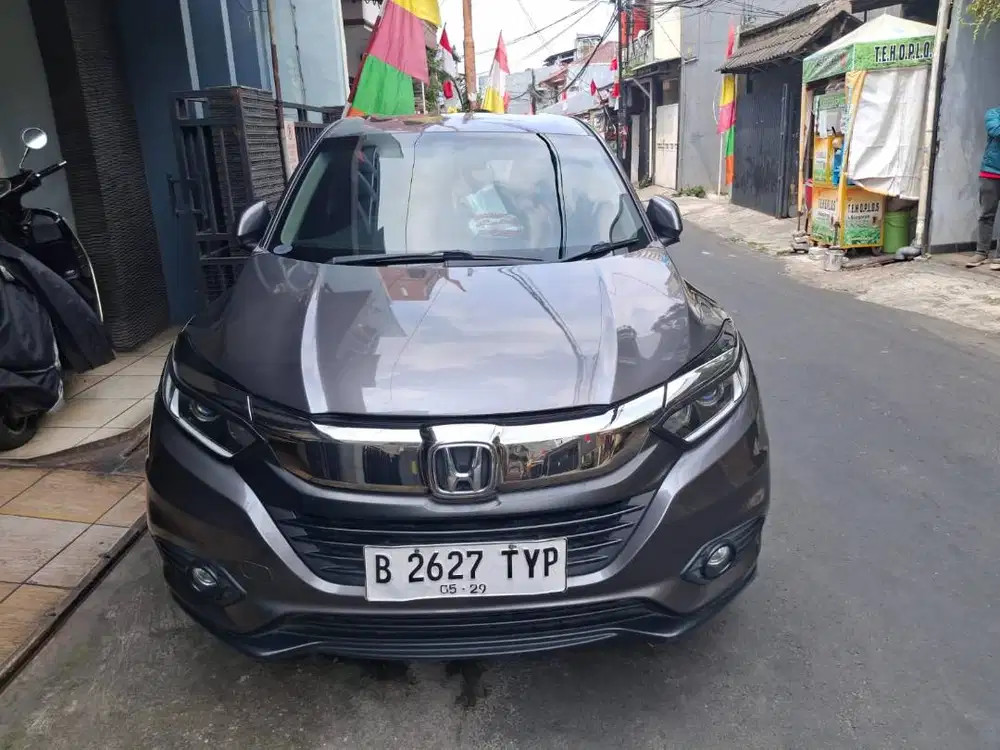 Mobil HRV abu abu metalik mulus pemakai wanita