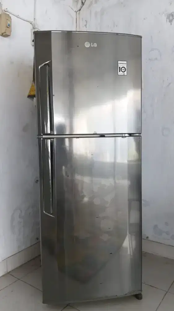 Kulkas / Frezeer  merk LG