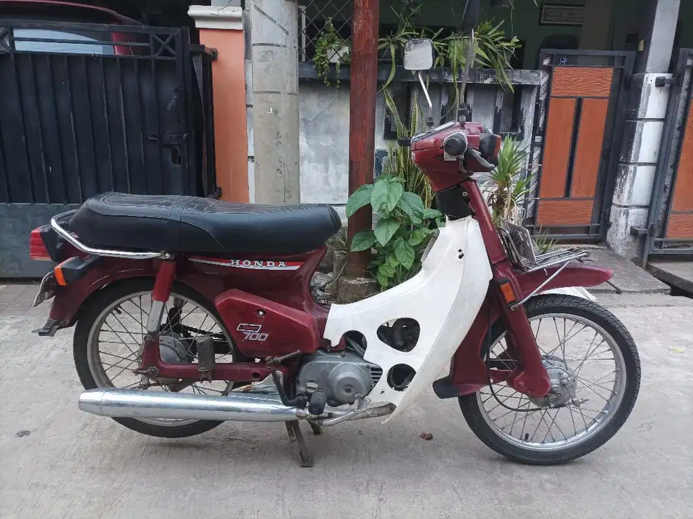 Dijual motor honda C700 & C800